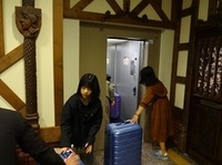 10月19日（１）スーツケース係 (1).JPGのサムネール画像