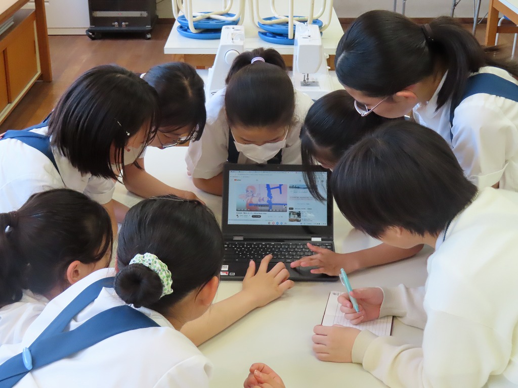 中1応援リーダー始動 / School Life / 神戸海星女子学院中学校・高等学校