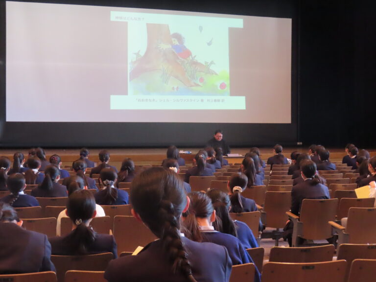 中1 はじめての静修 / School Life / 神戸海星女子学院中学校・高等学校