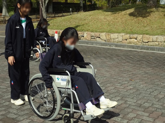 2023しあわせの村５.JPG